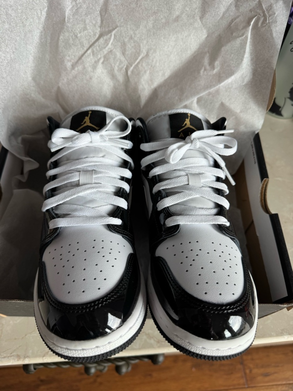 Nike Air Jordan 1 Mid SE Black Gold Patent Women’s 7 (5.5Y) Worn Once - Picture 10 of 16